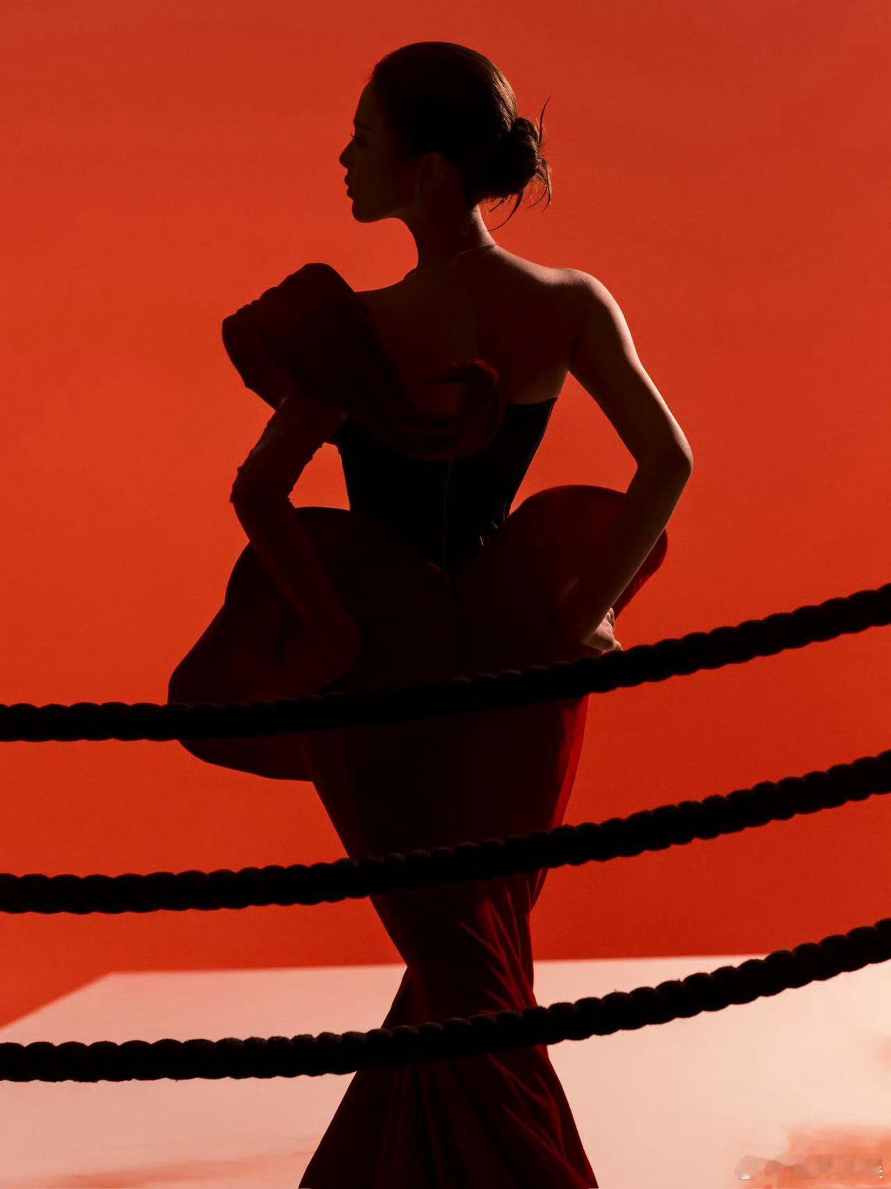 杨超越视界大会出图杨超越视界大会出发图杨超越视界大会出发图，红玫瑰舞者，[舔屏]