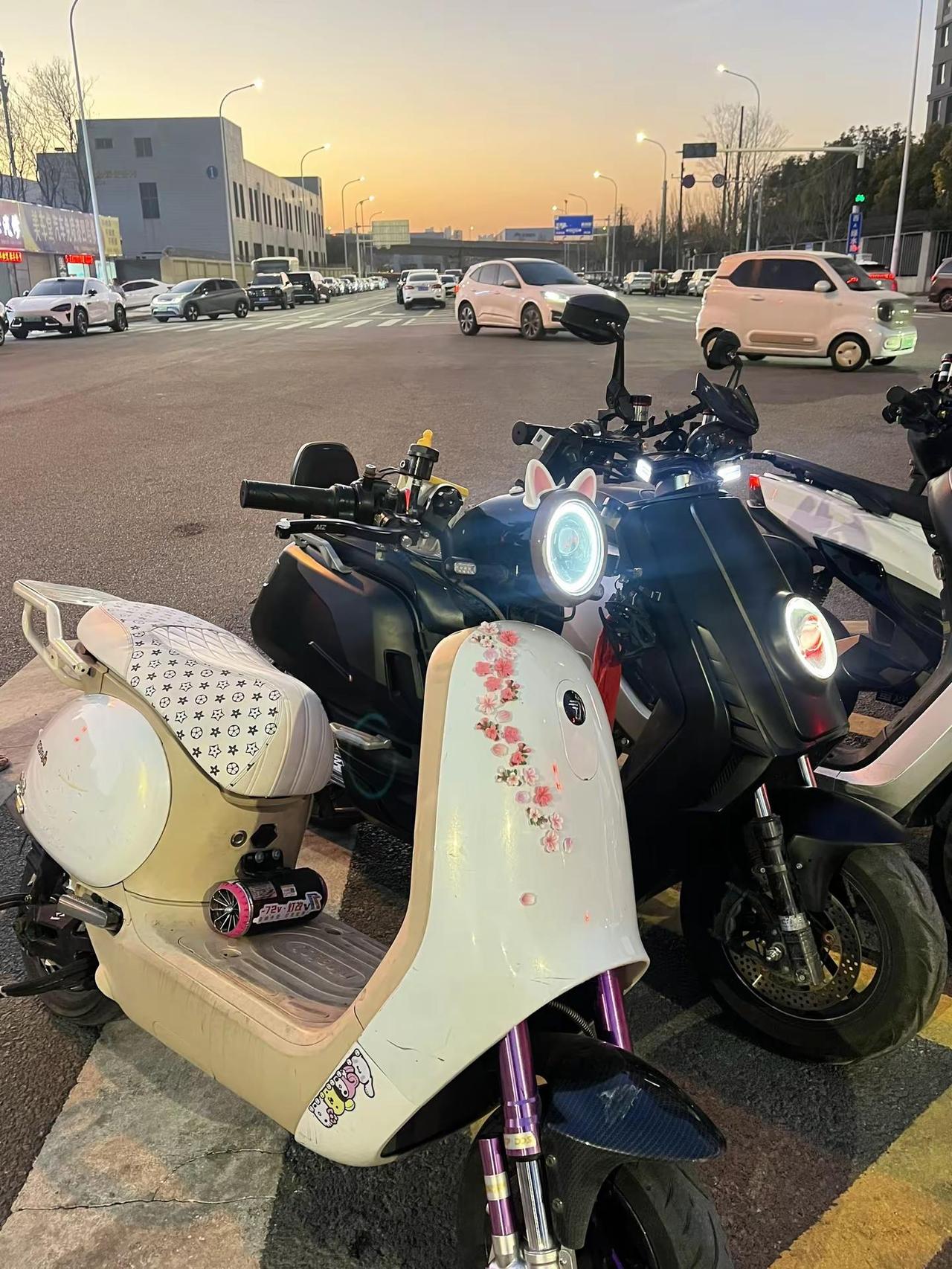 因为我居然在我的仓库里发现了一枚车币总之我豪不犹豫地就兑换了一辆Q85c