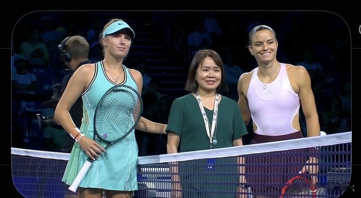刚刚🔚的WTA500新加坡站女单首轮最后一场比赛，7号种子希腊萨卡里6-4、6