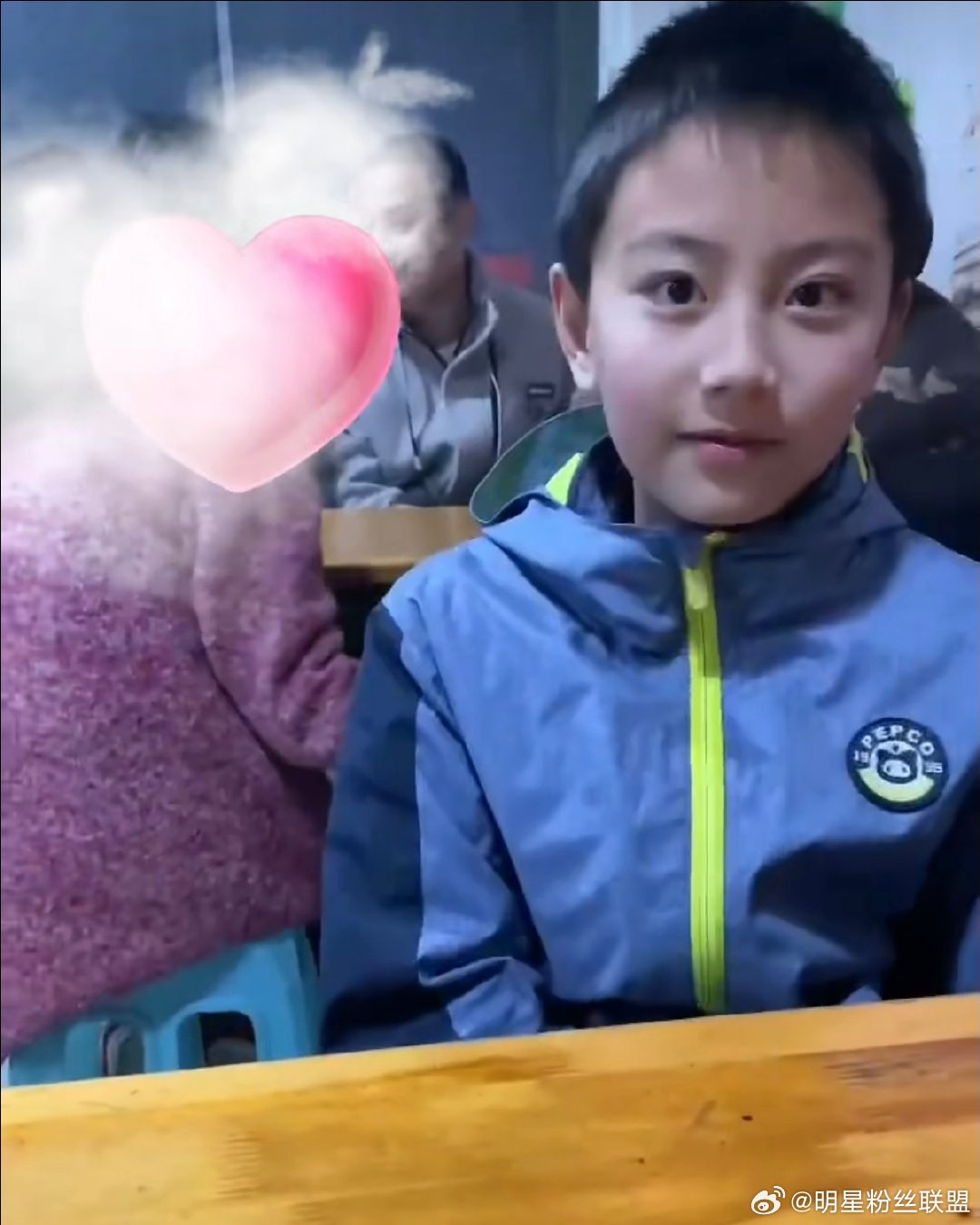 李煜东蛋仔时期就在做门卫了 小时候的李煜东超可爱的！ 