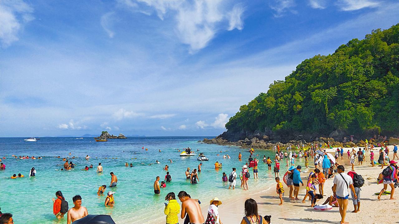 特特绑架委内总统，引起了连锁反应！小鹰内部上百个城市发生游行抗议！要求特特释放委