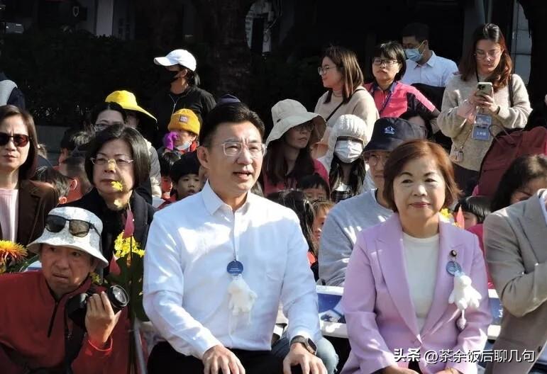 不装了！国民党台中初选民调官宣，绿营灌票能挡住吗？
 
国民党台中市长初选终于把