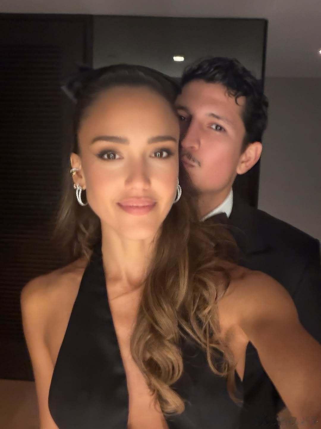 芭姐 Jessica Alba 时尚穿搭
