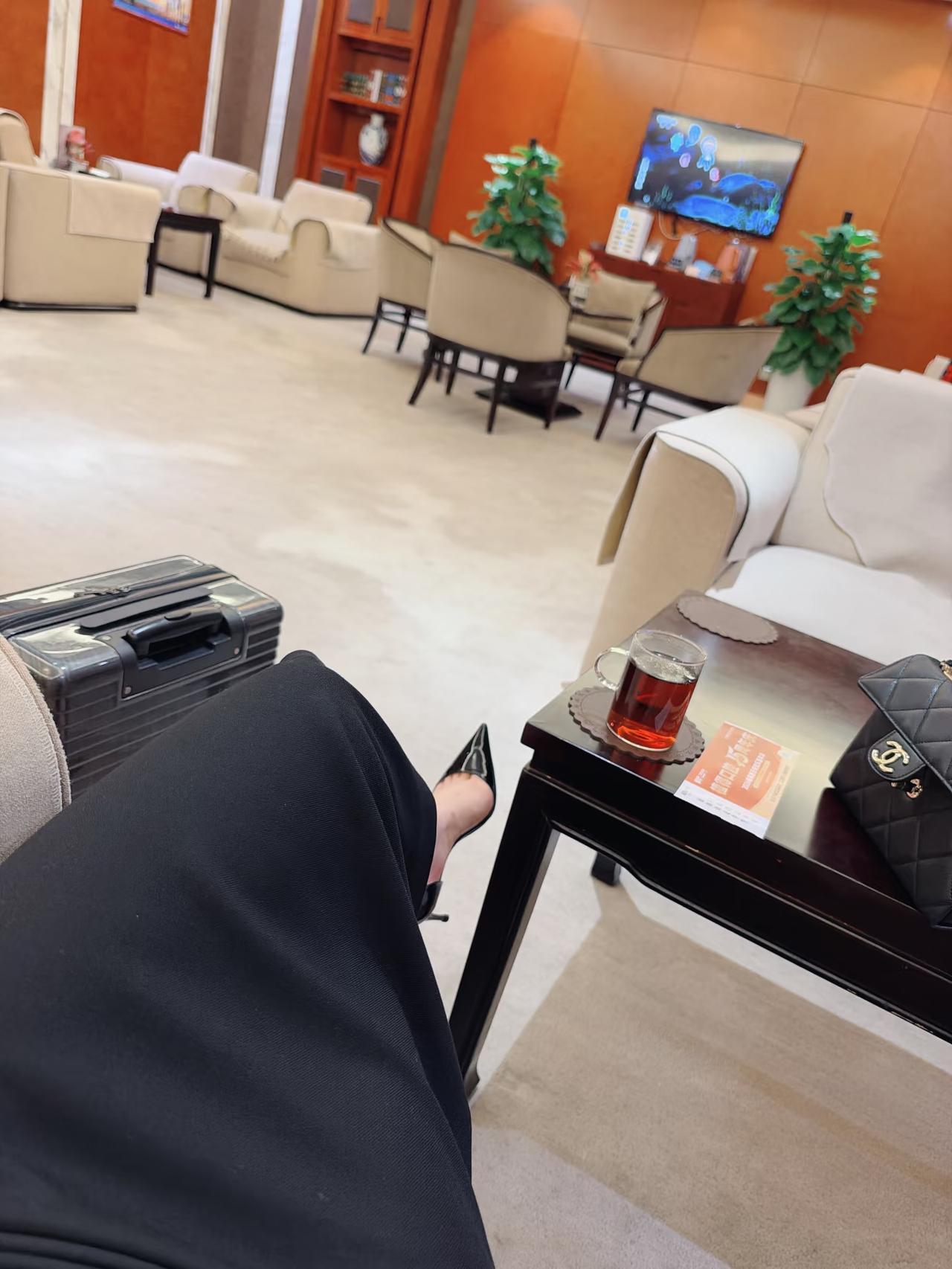 年底会议都开始了