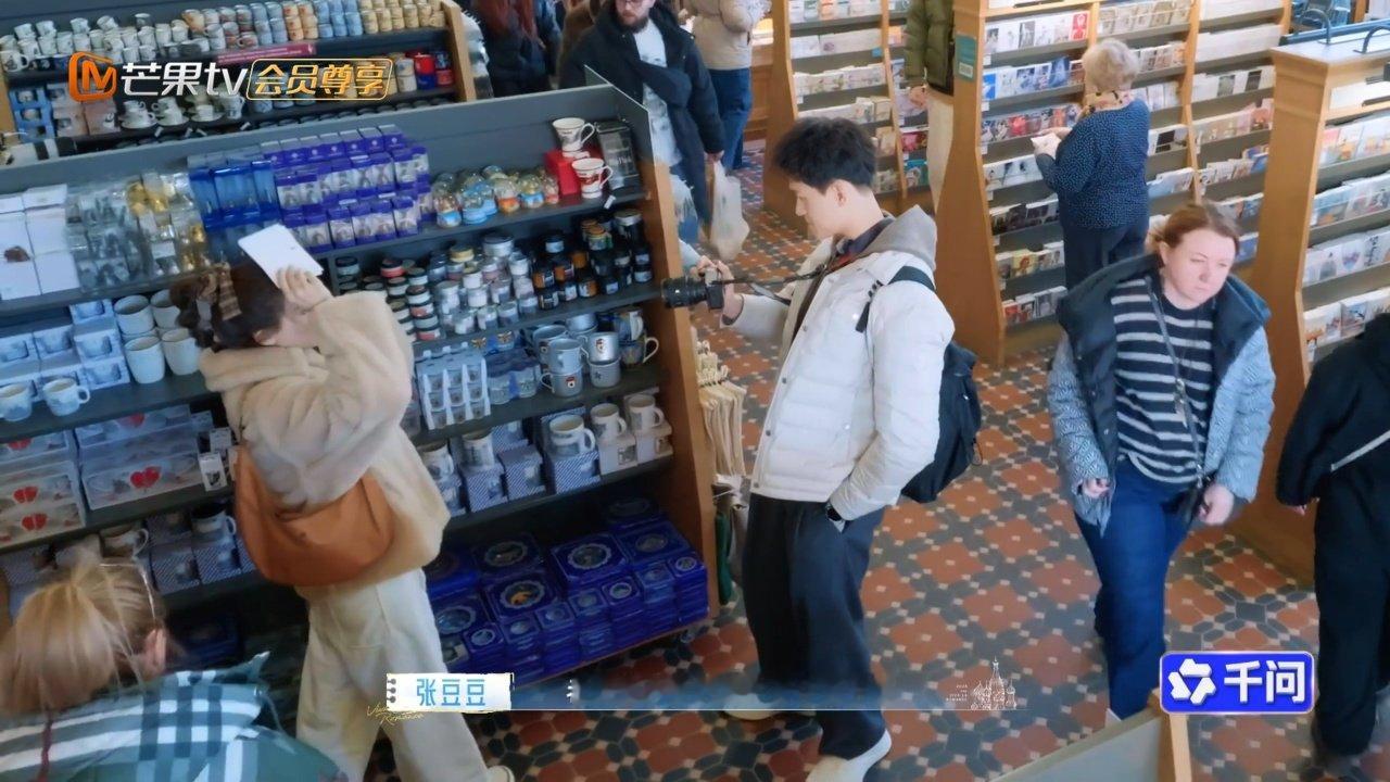 孙杨宠豆豆模式已上线 孙杨宠妻模式上线了！温柔全部都偏向张豆豆，耐心细致专心为她