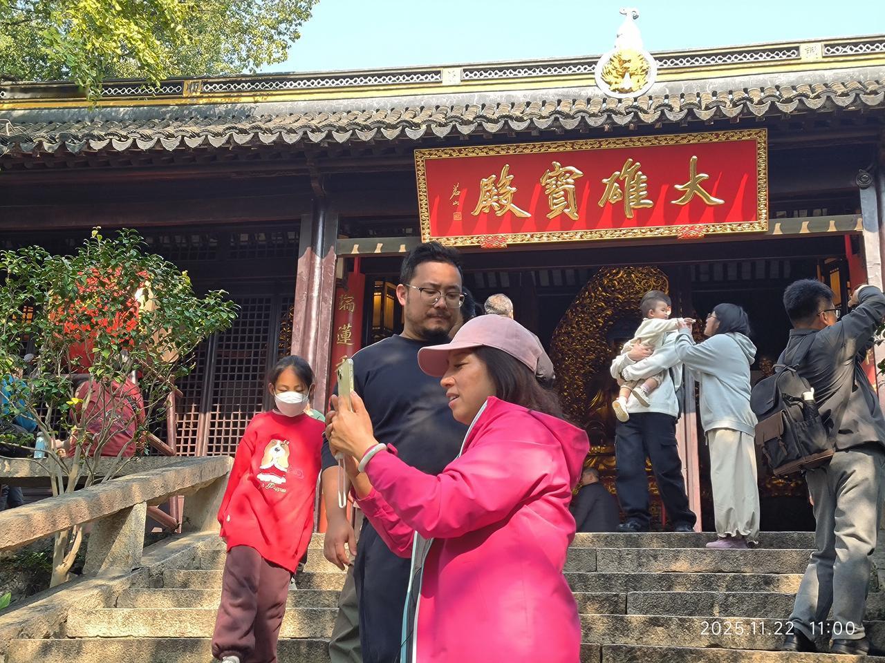 一个人怎么打发时间一个人生活其实很不错，我现在经常一个人过日子。老婆在上海浦西领