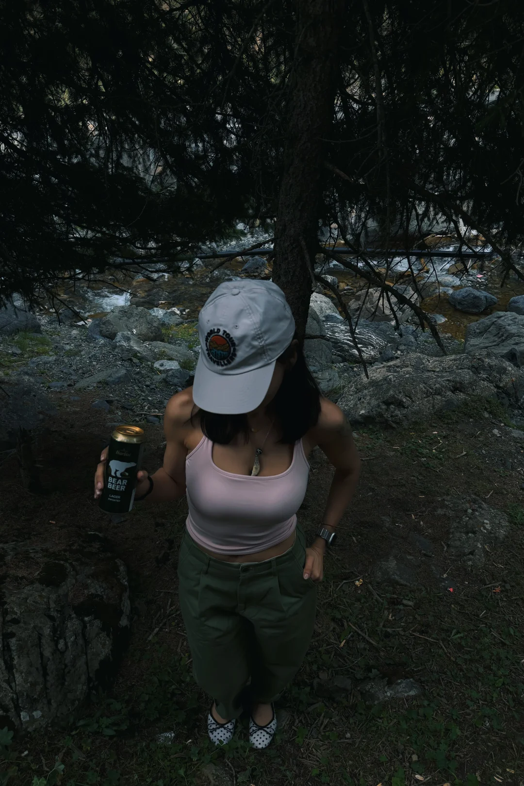 🌲🧚‍♂️🩴🍾