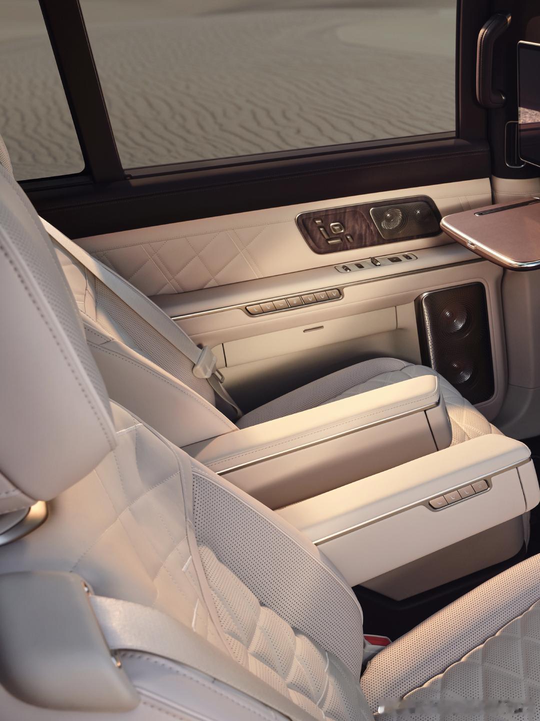 蔚来es9正式发布蔚来 谁被蔚来 ES9 的六座通道设计戳中了！二排可双向横滑，