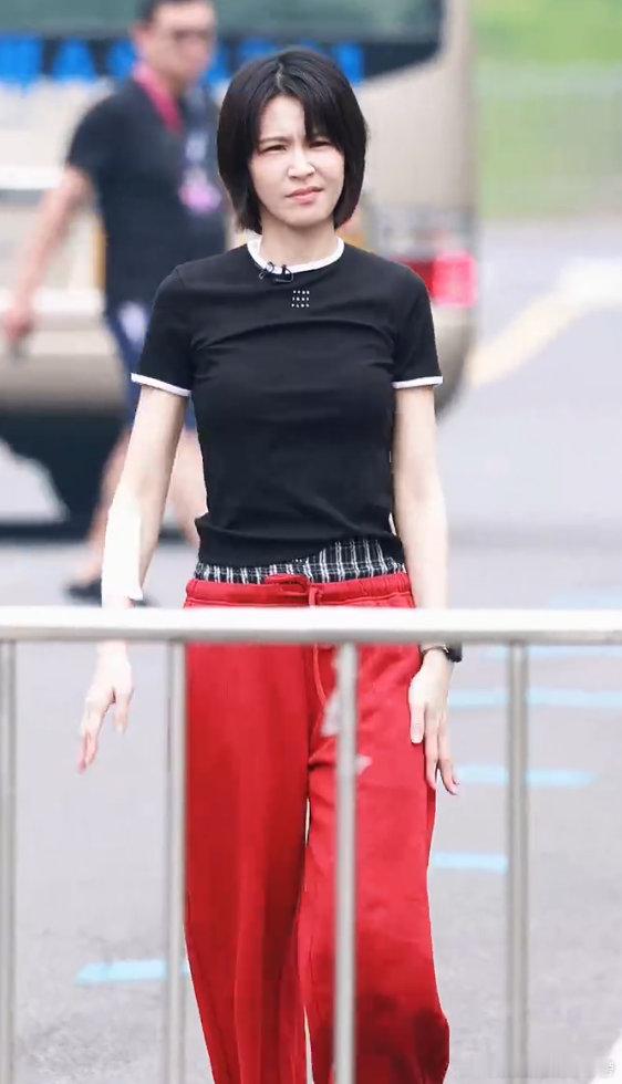曾沛慈应援色大面积出现乘风2026状态肉眼可见棒，死守四公播出