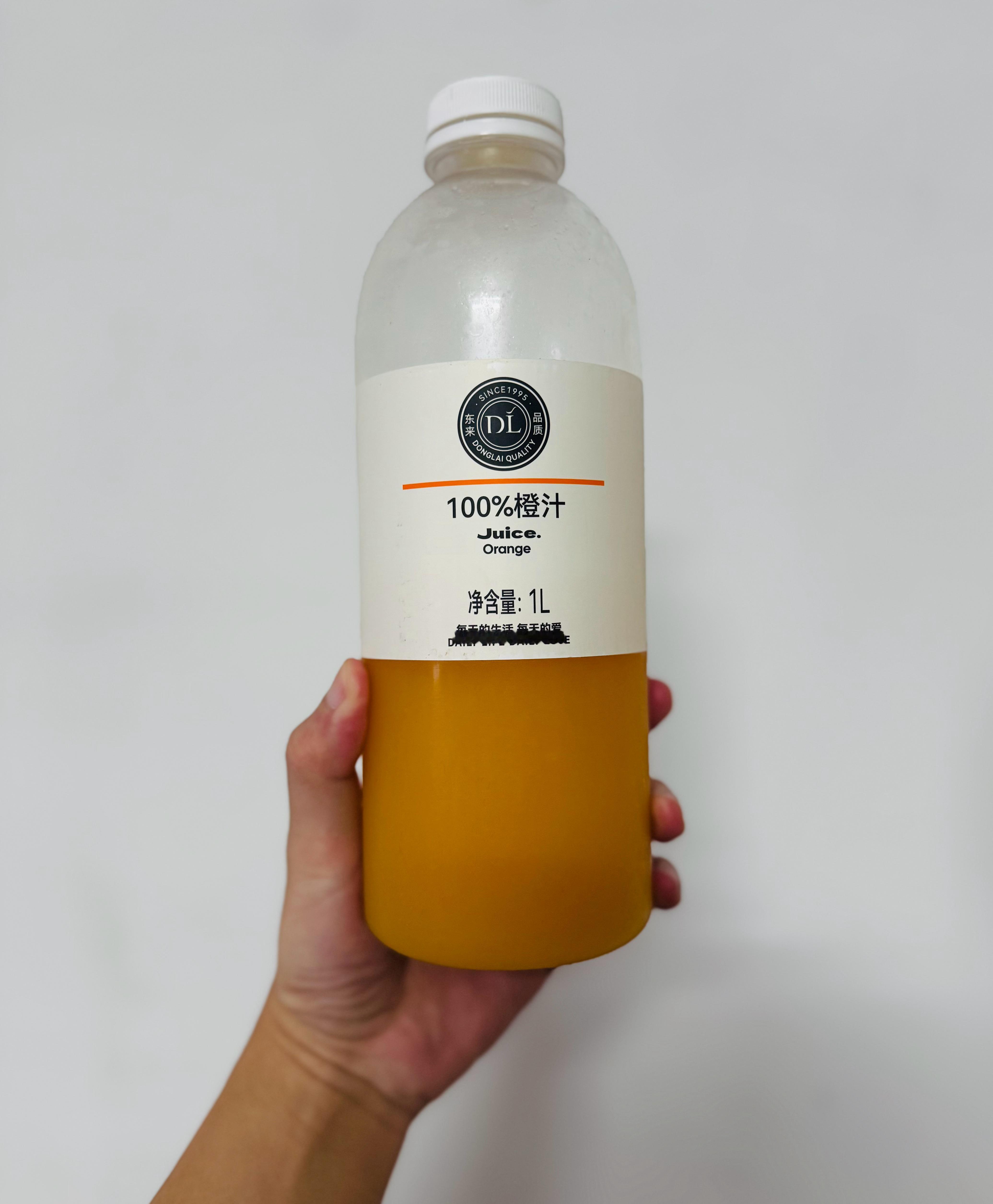 胖东来这个100%橙汁大家觉得好喝吗？我觉得还不错，看配料表挺干净的，很浓但是感