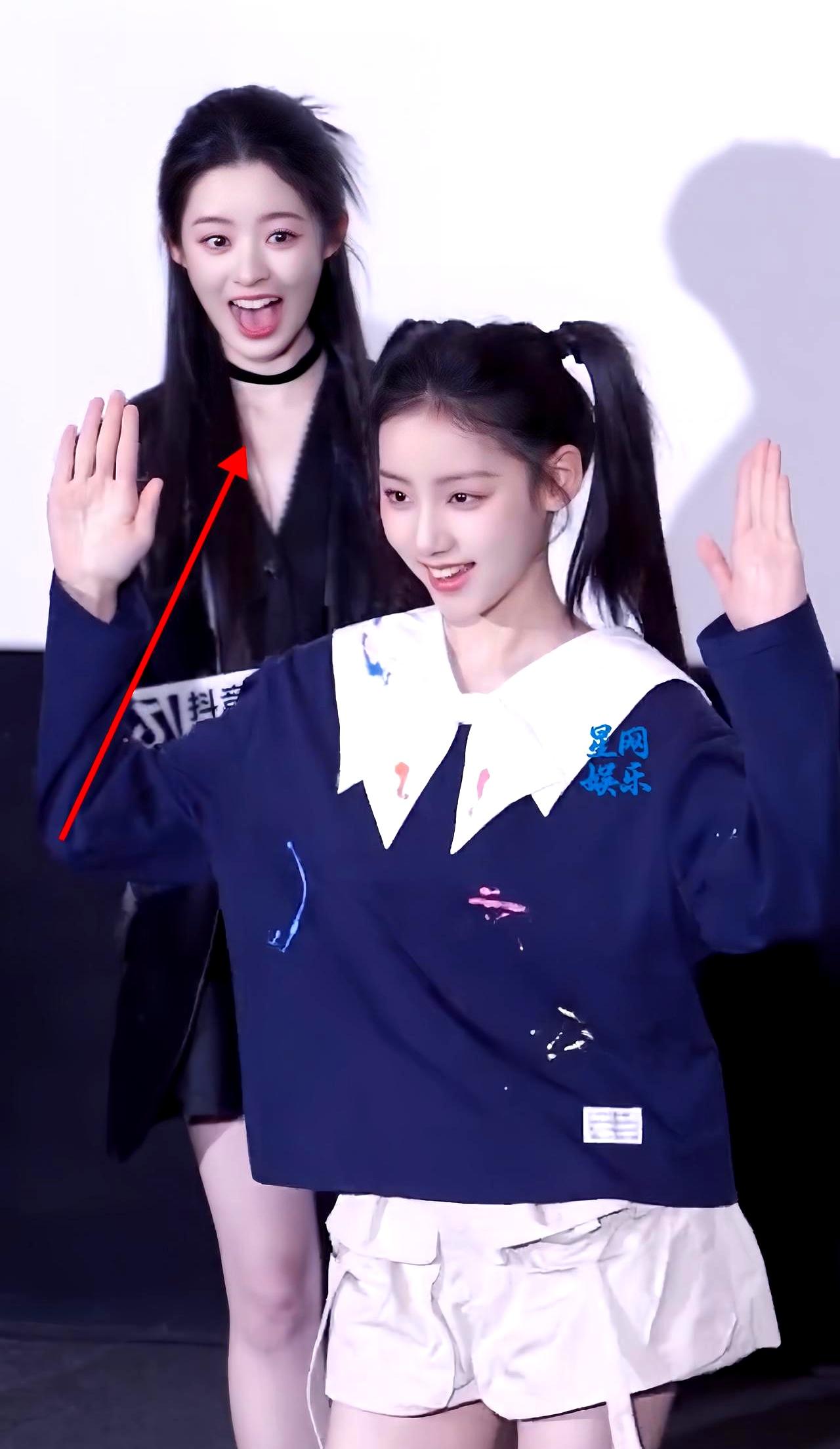 看到黄杨钿甜又站在了刘佳玺身后，我手机都差点没拿稳。
说实话，14岁的妹妹跳得好