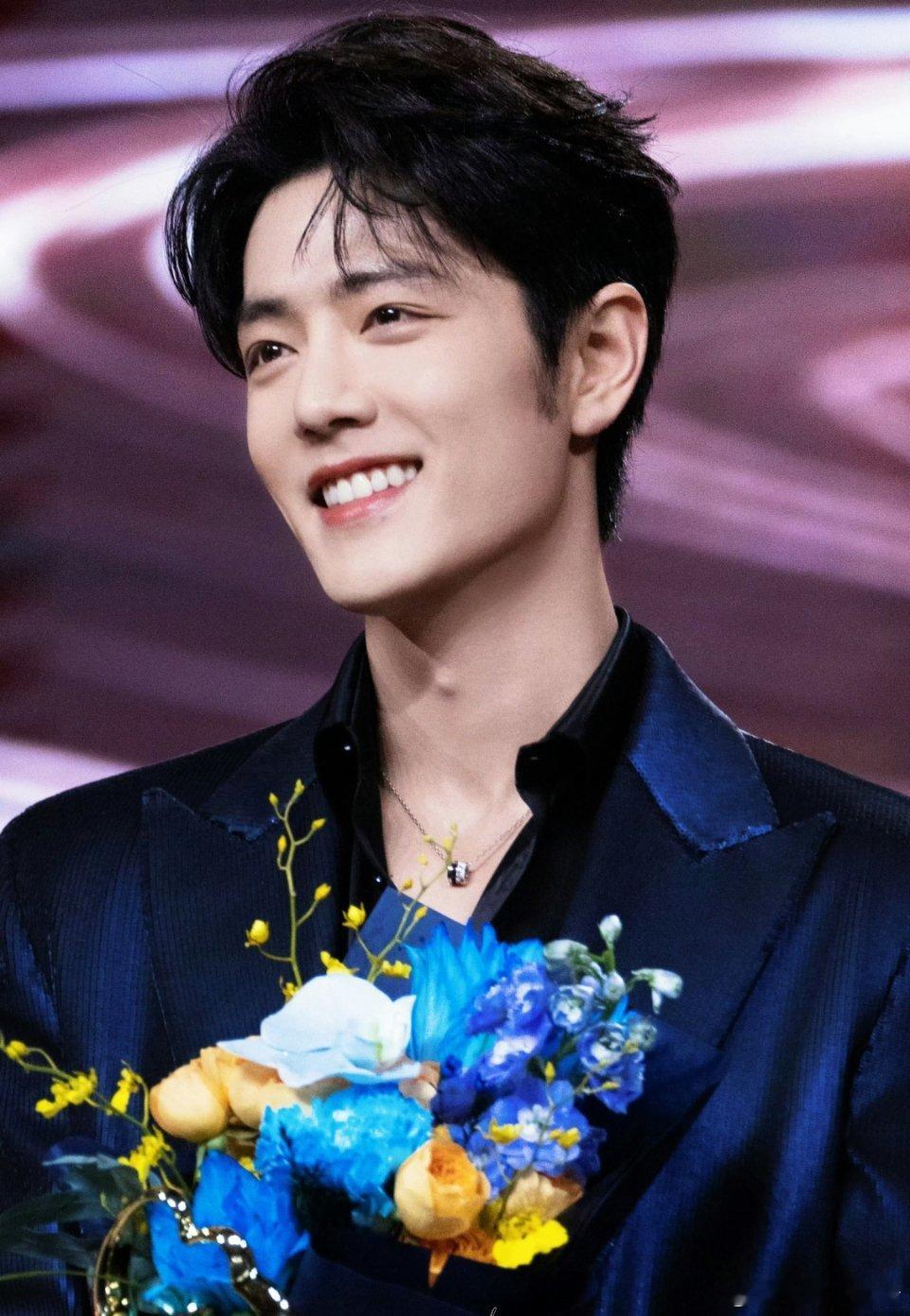 肖战辛芷蕾让C肖战不但帅裂苍穹，人品更是顶到极致，不卑不亢，从容自若，言之有物，