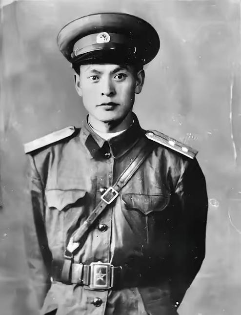 1945年，抗战胜利后，20岁的八路军周富玖回到家乡，准备和未婚妻结婚。然而，他