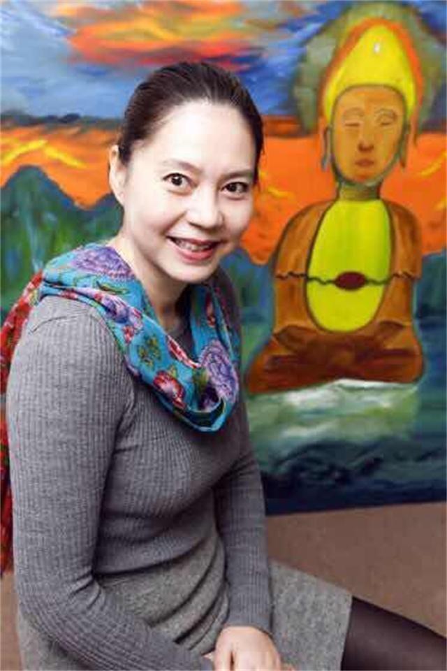 胡娜明明就是国家叛逆罪犯，并对国家造成实质性重大损害，按道理，应该是终身追究责任