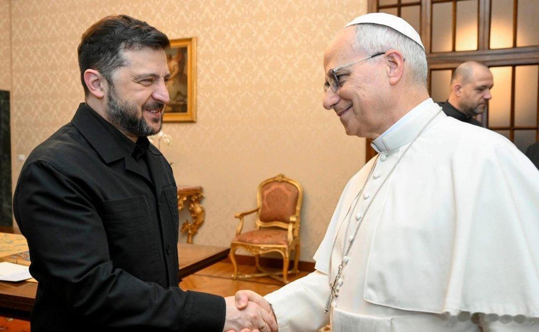 泽连斯基访问梵蒂冈会见新任教皇：“乌克兰对利奥十四世教皇的全力支持深表感激，包括