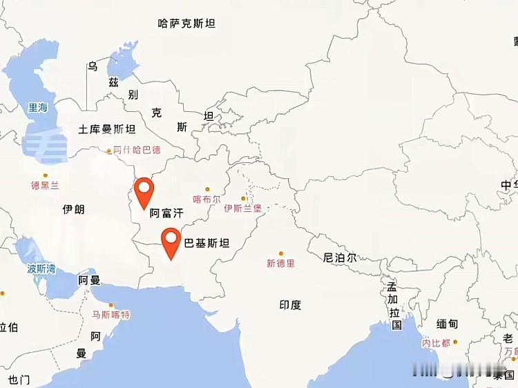 西边的两个邻居，干起来了。在中美贸易战角逐时期，发生这样的事，有些不寻常。巴方说