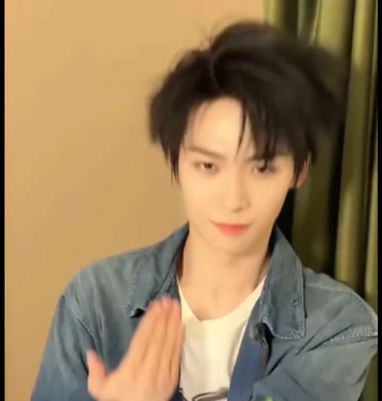 男生氛围感头像自取 别被梓渝扇感冒了