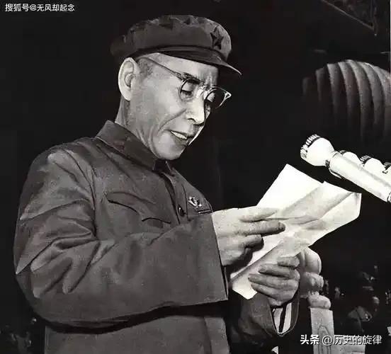 一盆水救了朱德！1929年深夜惊魂，怀孕妻子一句话扭转乾坤
 
1929年，蒋介