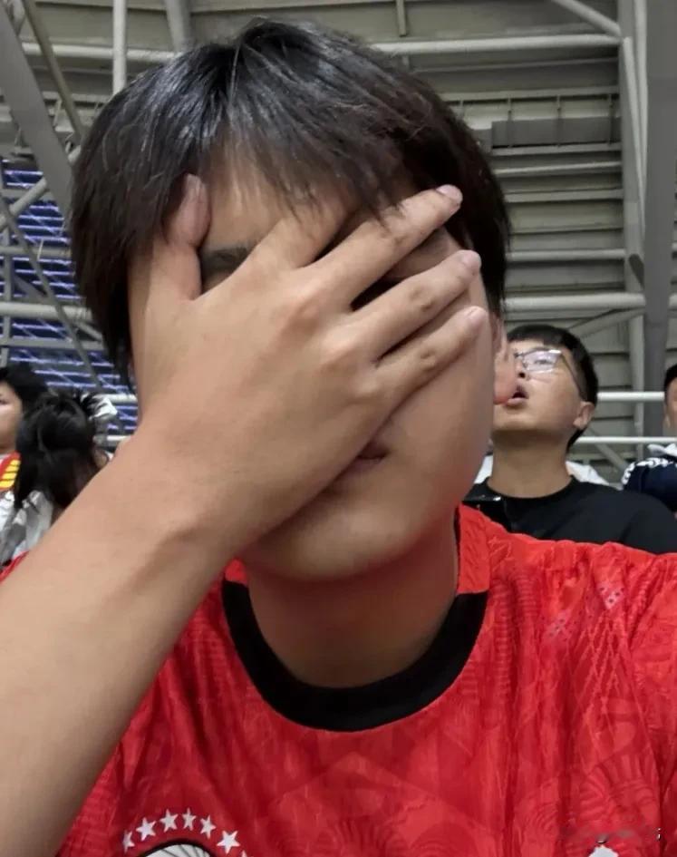 道歉不停，高薪不变‼️国足0‑5惨败巴勒斯坦🔥🔥
国足以0：5比分惨败巴勒斯