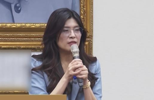 岛内政客编织话术妄图拖延统一，普通台湾百姓才是最终承受代价的群体。

咱们平时看