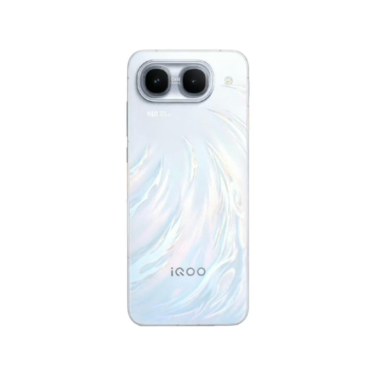 昨天刚刚说了，iQOO Neo11至尊版的ID是新方案，今天寡人就可以确定图一就