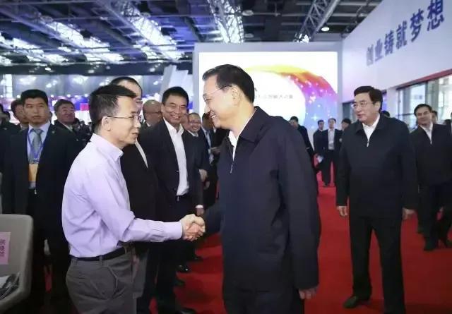 在他在位的十年间，大力推动“大众创业，万众创新”，市场经济空前活跃，诞生了一大批