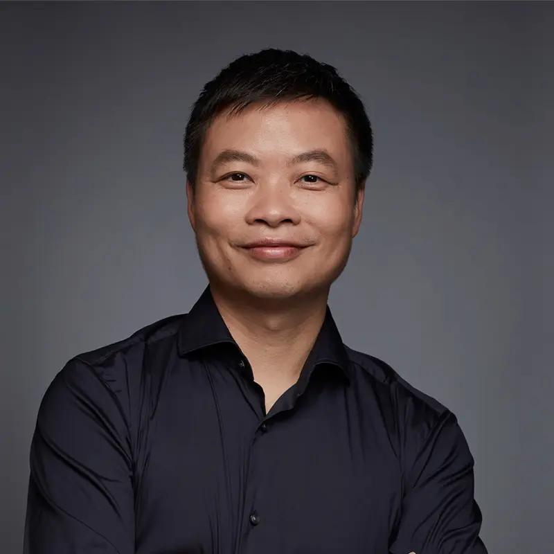 【何小鹏：中国出海分5个阶段 从性价比产品转向高科技产品】小鹏汽车董事长兼CEO