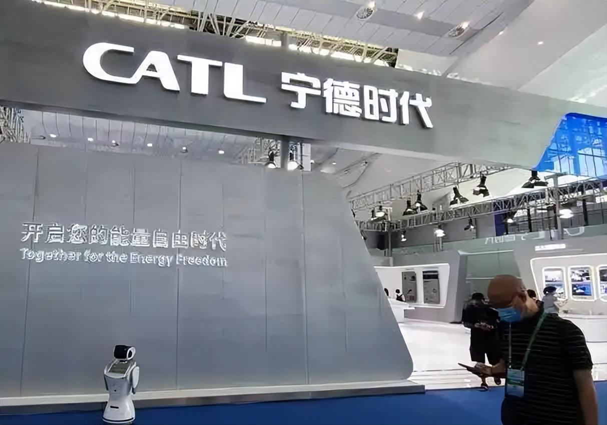 345亿纳税+9年全球第一！宁德时代用5万专利硬刚欧美。345亿纳税、900亿研