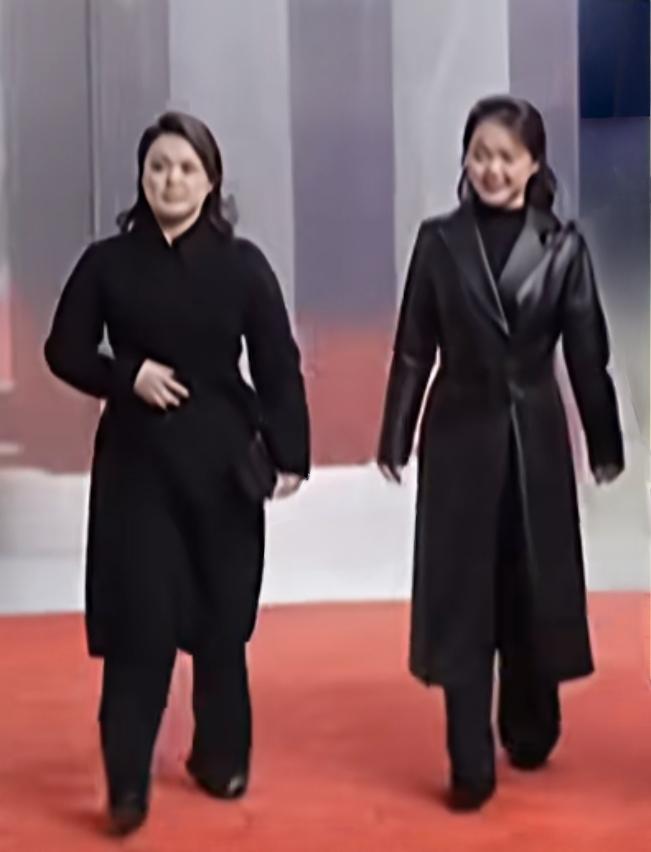 小公主明显长个了！