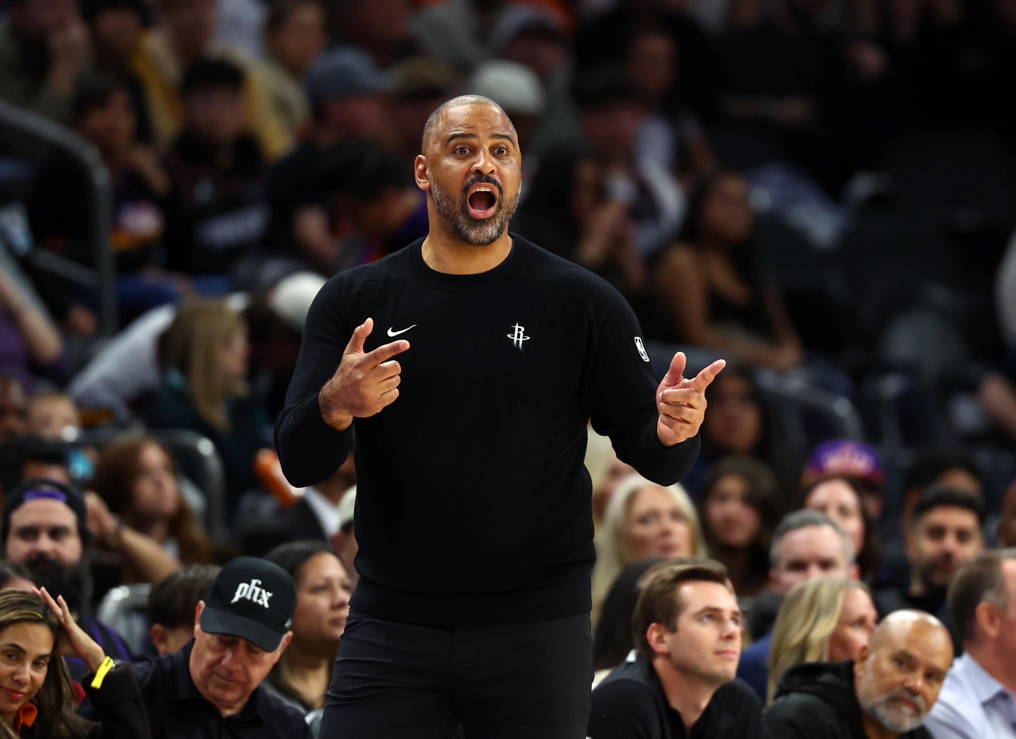 NBA常规赛，火箭125-128不敌掘金。赛后主帅乌度卡接受了采访。谈到本场争议