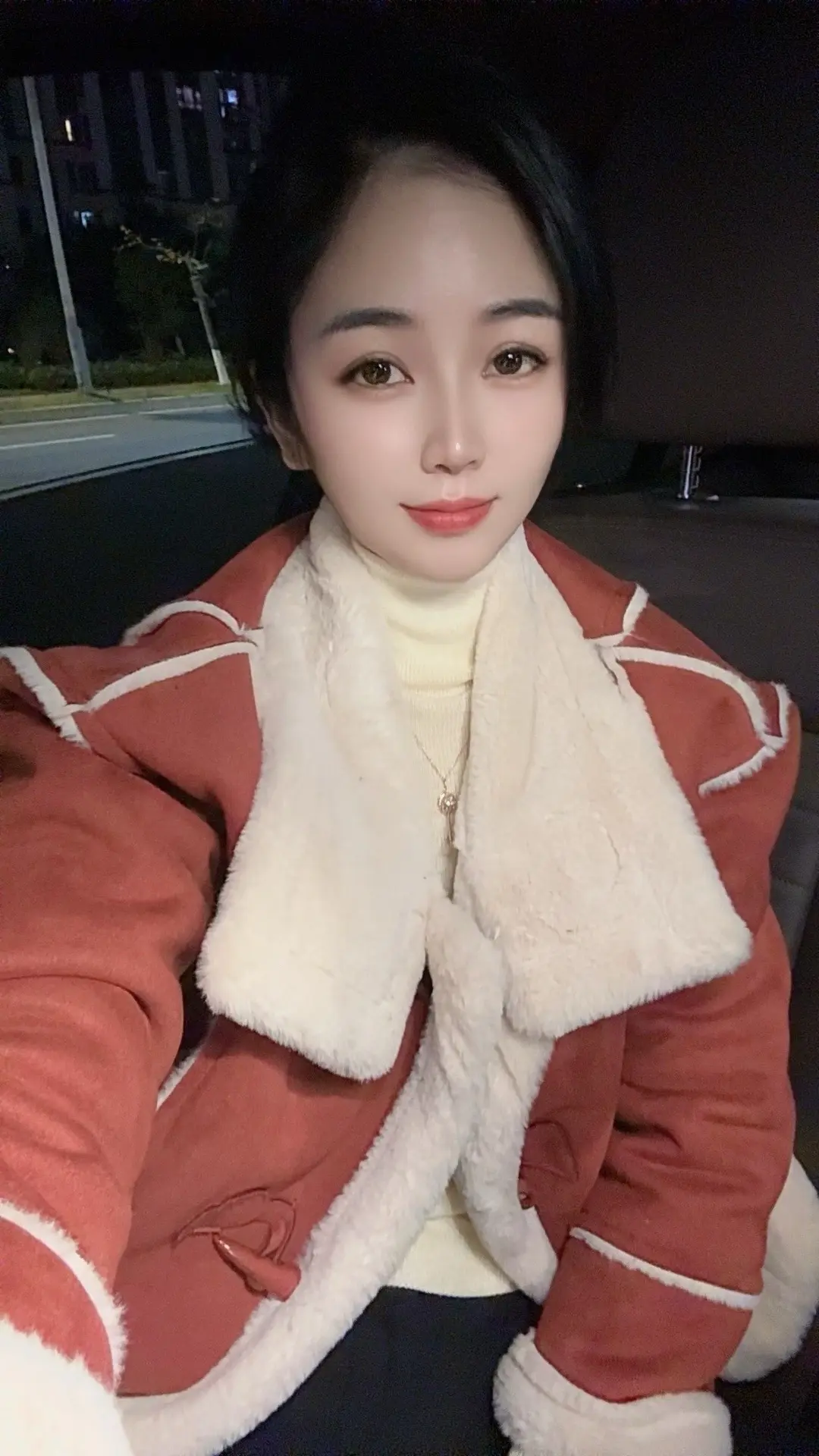 时间不断筛选着我们身边的人，一直陪伴在你身边的才是最好的