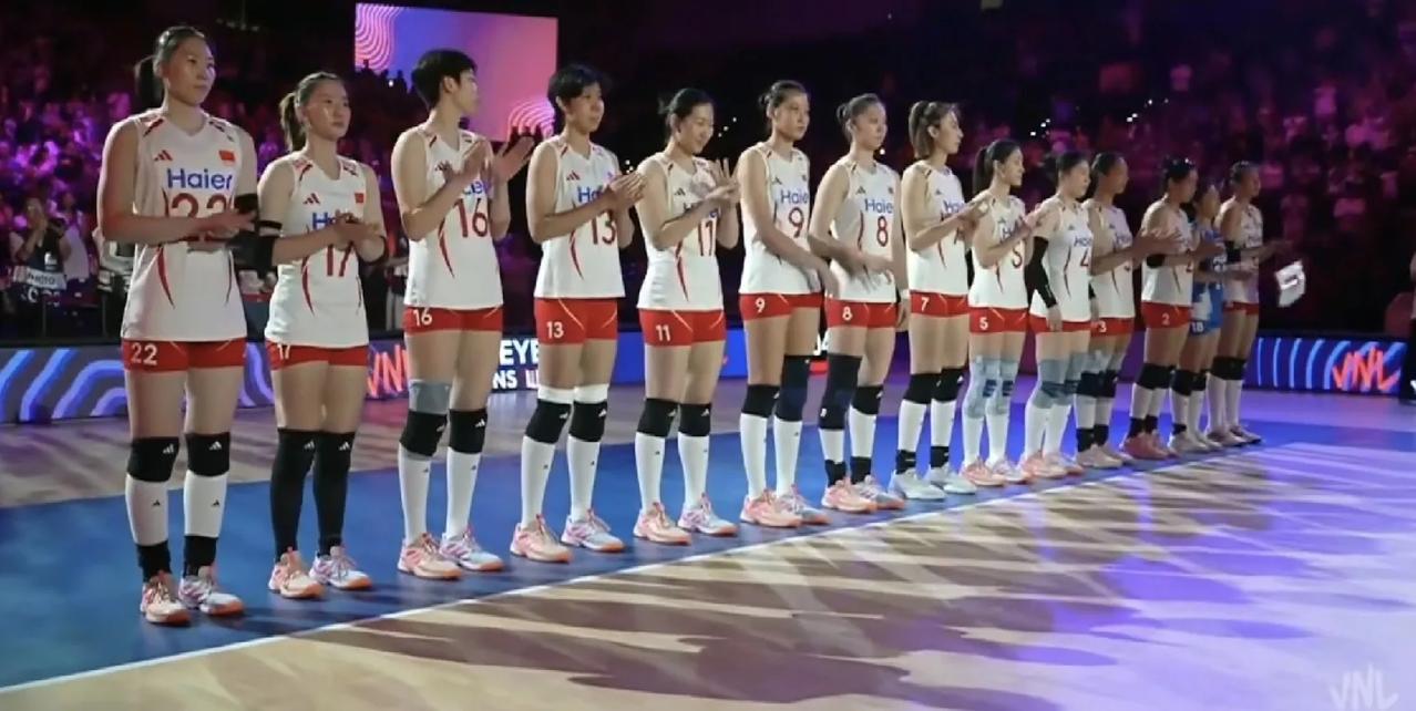 2026年女排世联赛香港站比赛，
中国女排对阵加拿大女排，
中国女排首发阵容为：