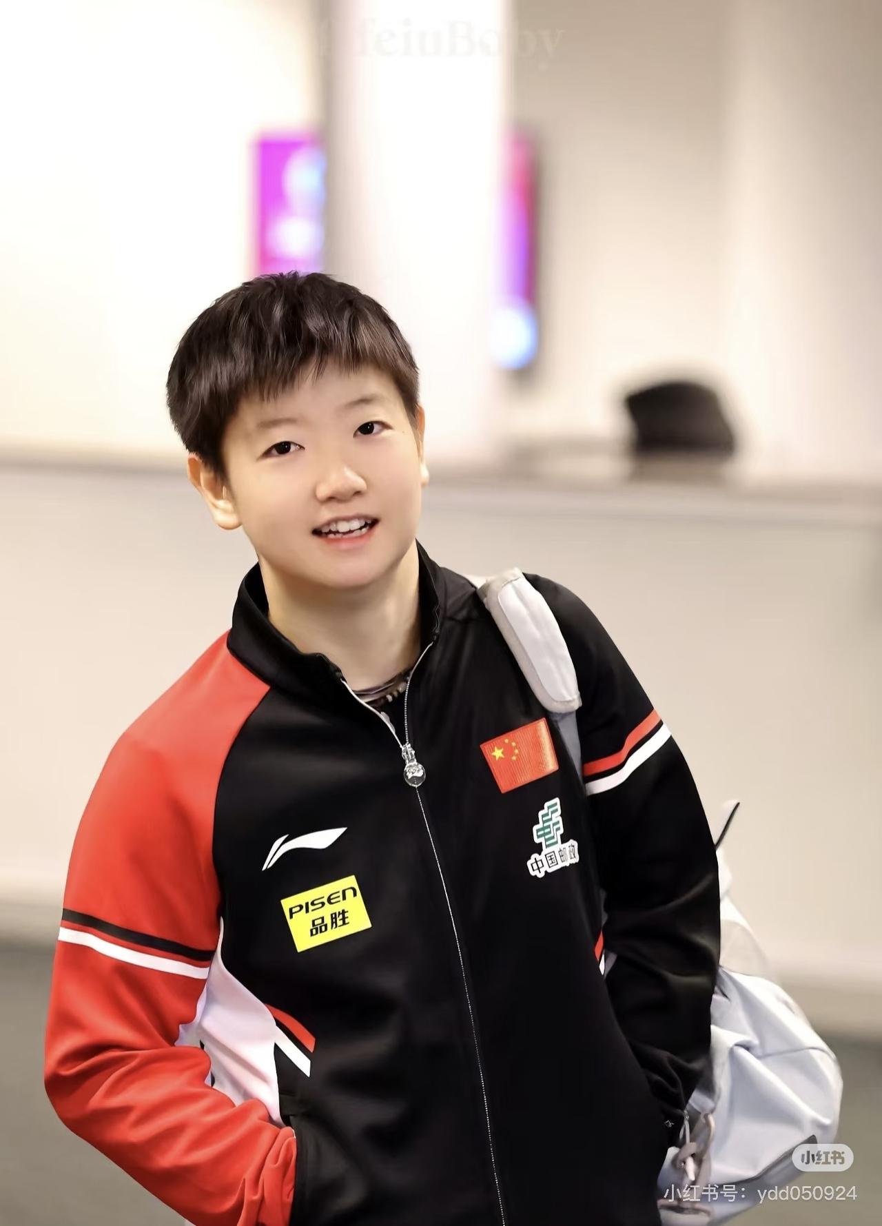 孙颖莎是个聪明人，这一幕我笑了！孙颖莎虽然赢了比赛，但有个细节不吐不快： 她赛后