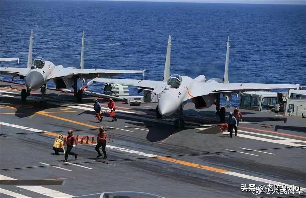 法国航母部署中东我
们辽宁舰不妨也去看看
法国“戴高乐”号航母部署东地中海，建议