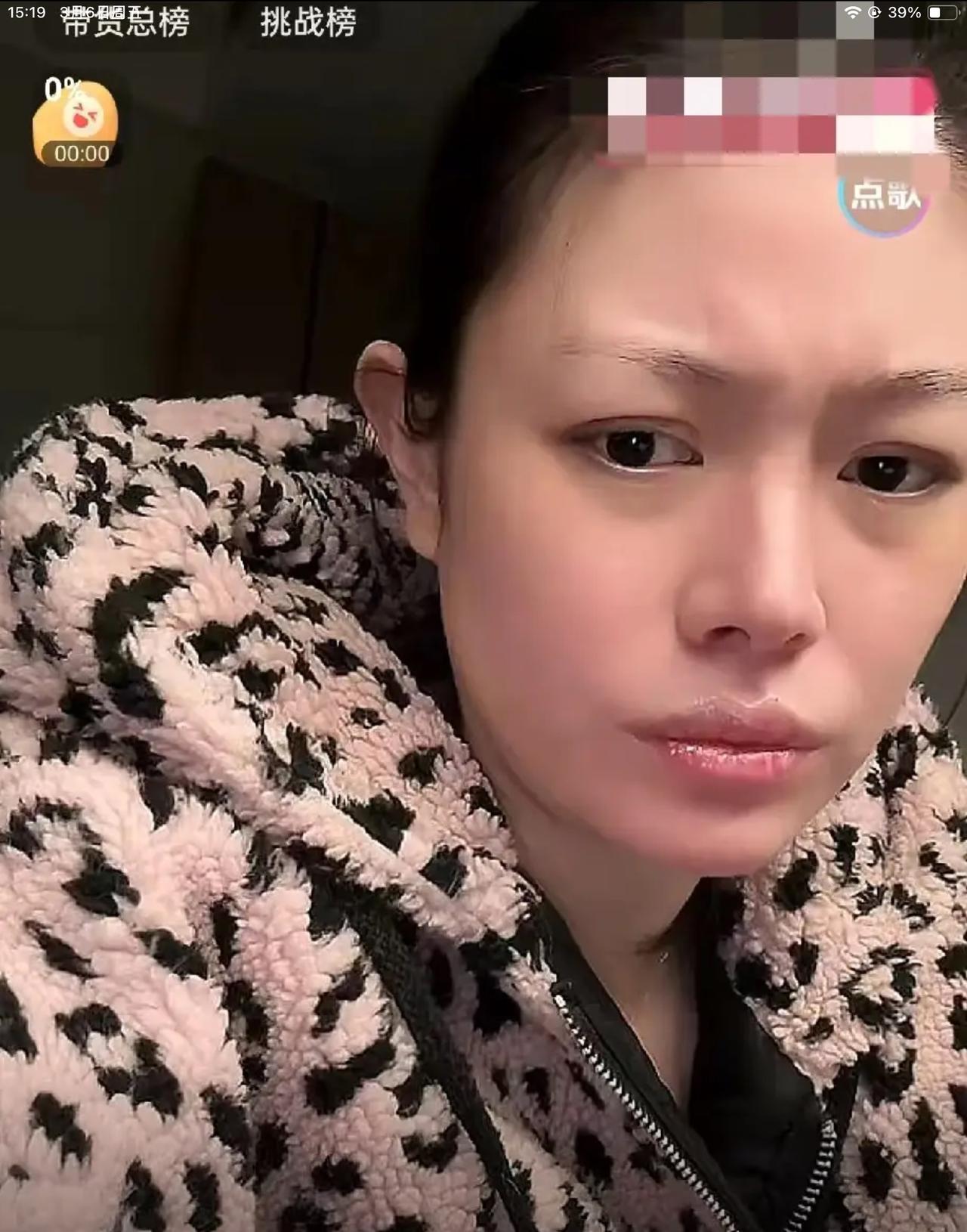 葛荟婕：“我爸赌博，我妈搞传销，我怎么讲他们都不听，他们没救了，所以我今年过年都