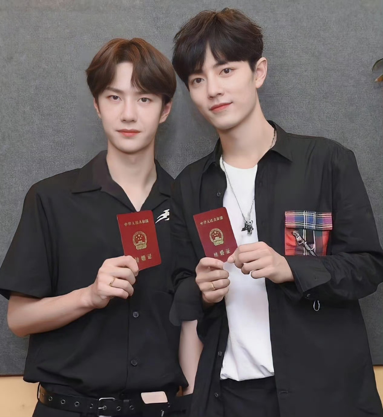 好古早的一张结婚照