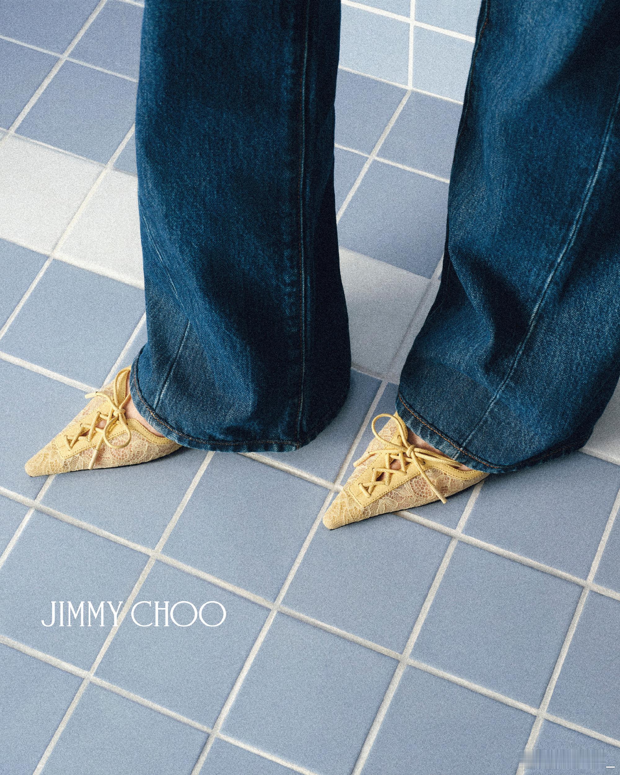 JIMMY CHOO 发布 2026 女士夏日衣橱系列广告大片，由全球品牌代言人