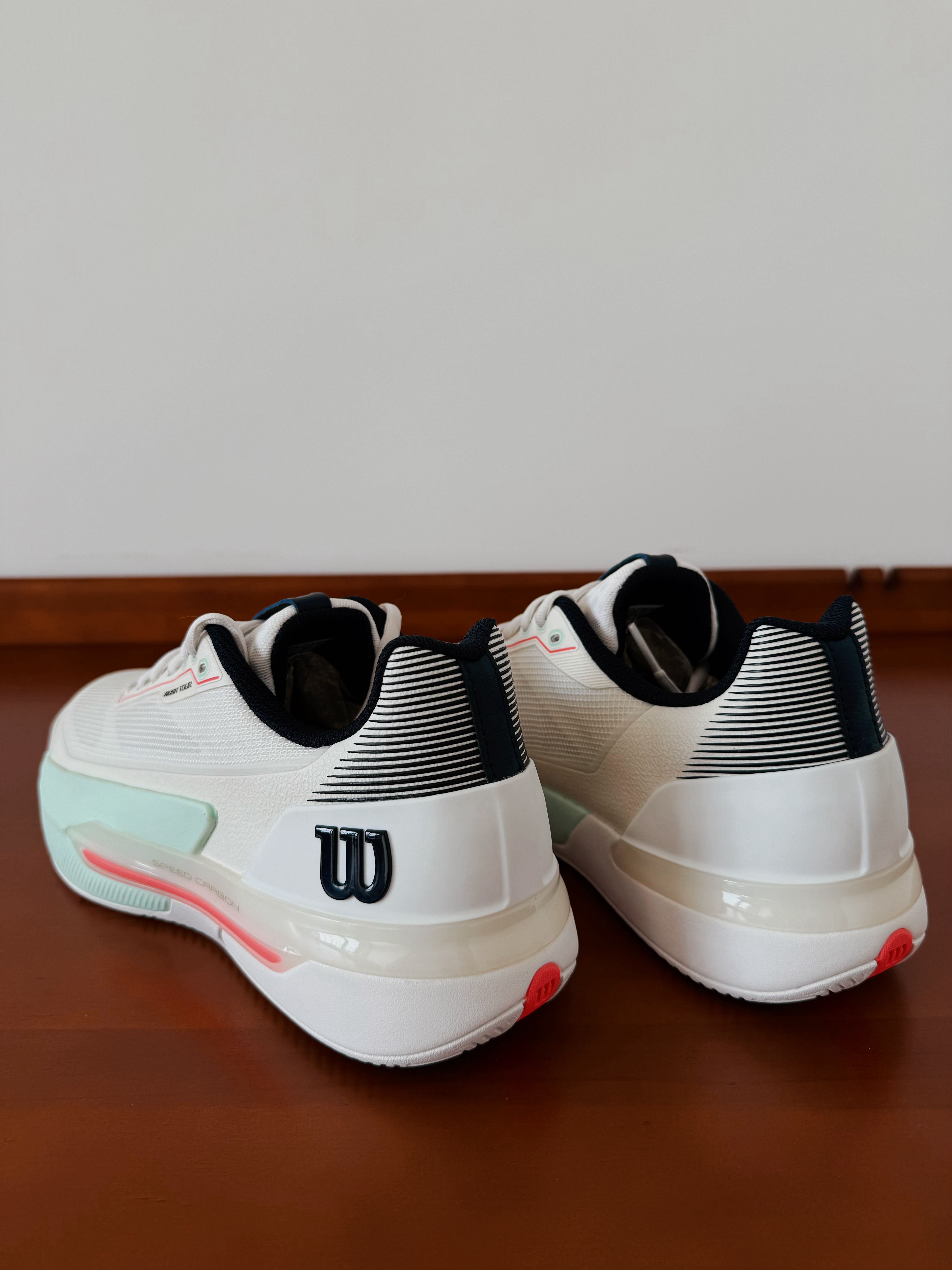 马年开工大吉呀各位，最近收到了W家的新年礼包，来看看有哪些好物，果不其然有我最期