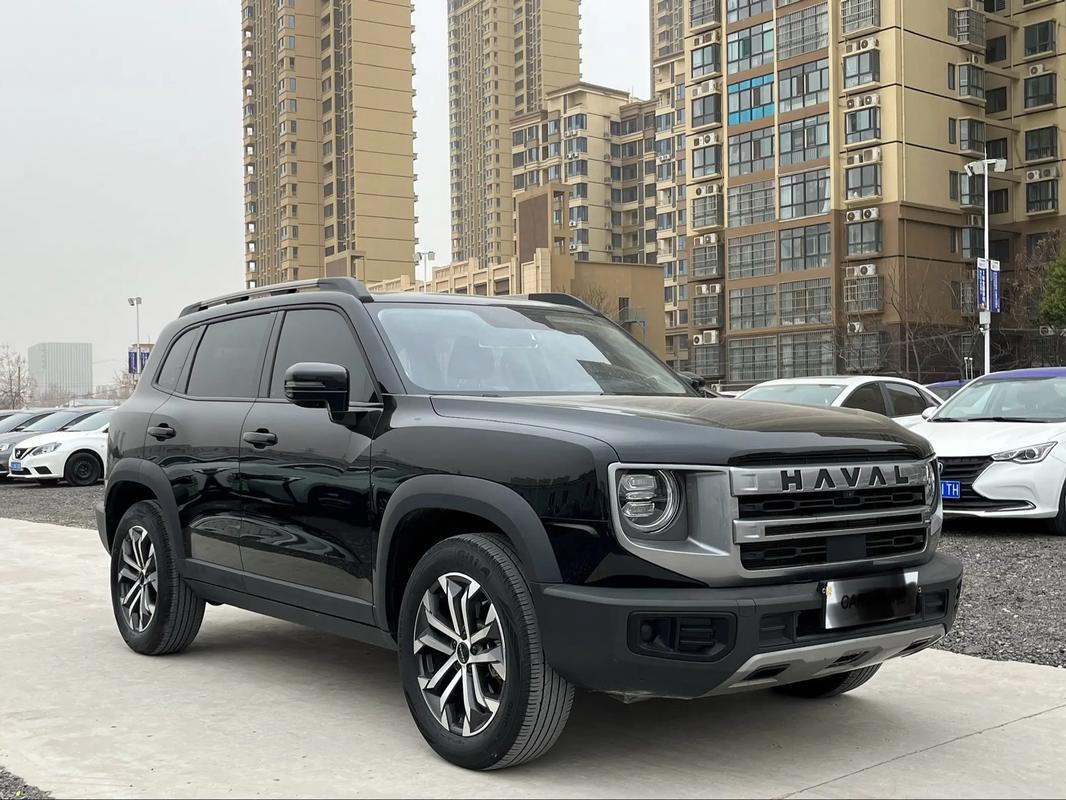 哈弗大狗方盒SUV新手停车，零剐蹭技巧
哈弗大狗方盒车身造型，车身偏高、视野特殊