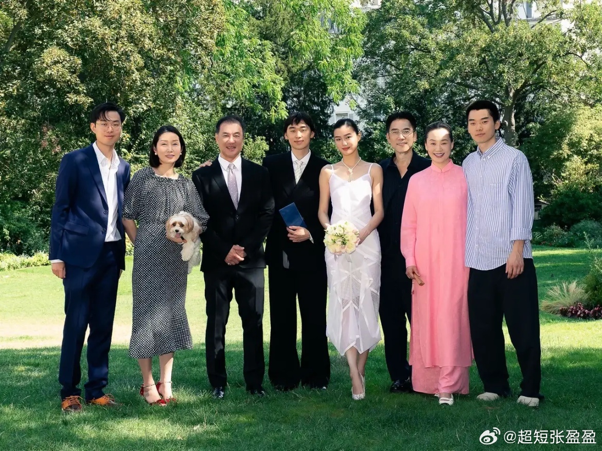 林依轮长子林子濠结婚了，新娘是法籍华裔模特陈瑜。看这一家人的面相，有种不是一家人
