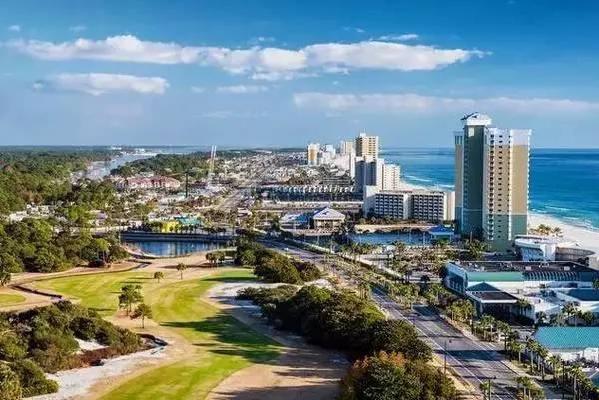 今年1月，巴拿马在美国施压下，单方面撕毁了中企长达30年的港口运营合同。

就在