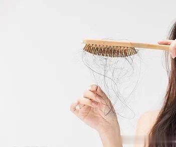 #多吃这些食物发量可增长#  这个热搜词里列举的那些食物好不好使，真的不敢100