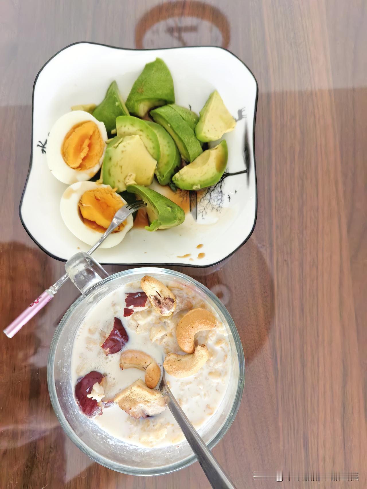 动脉硬化，低脂早餐，体重降到60以下，不动了。
身高168，体重59.8

脂肪