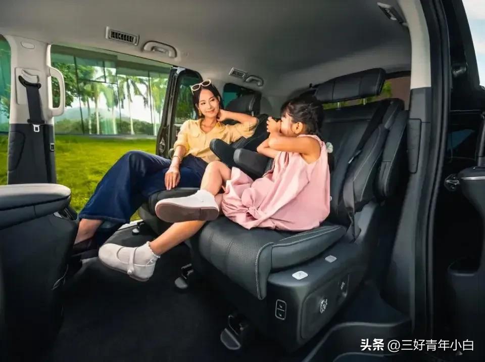 星海V9这次豪华增配简直太香了！MPV选车就怕配置不实在，它却增配不加价。外观沉
