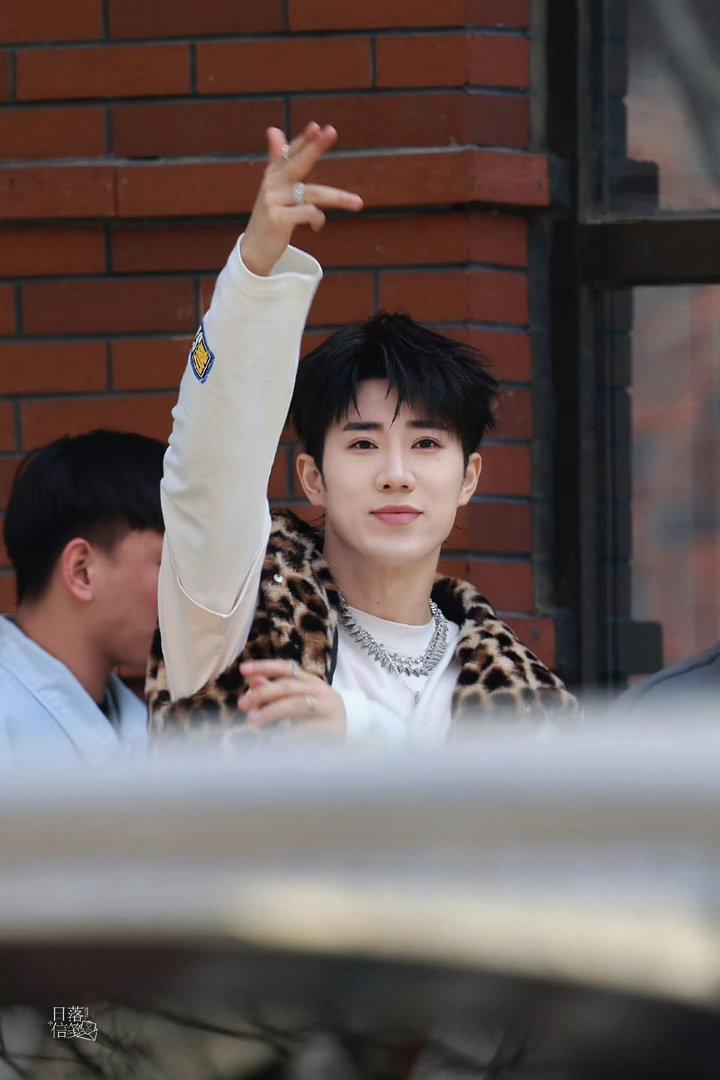 超燃现场吃到鹭卓从新疆带的馕了以后不吃醋只吃鹭卓超燃的馕 谁懂啊 吃到鹭卓带的新