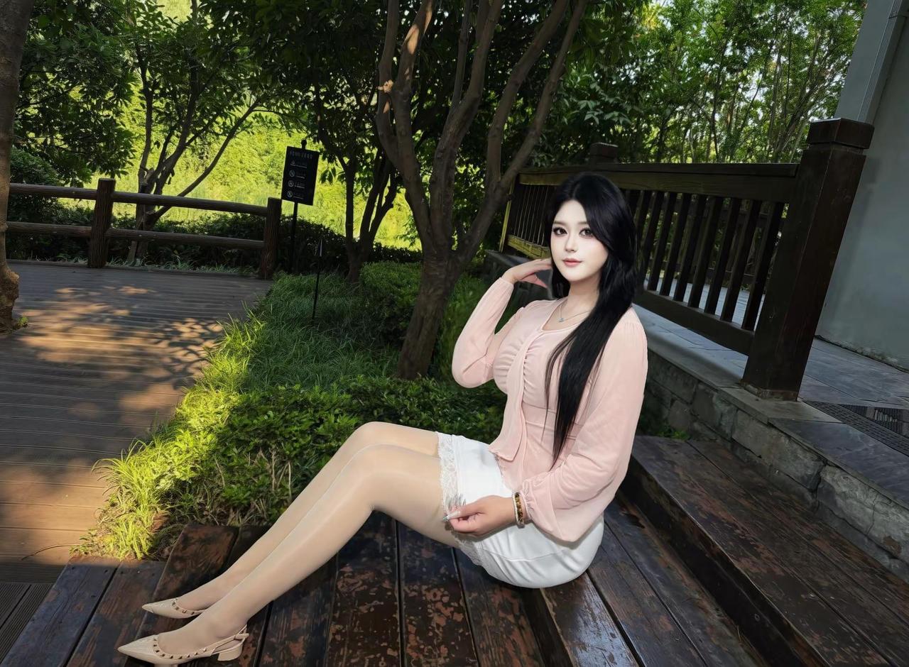 邻居家的大姐姐身上总是散发着淡淡的香味