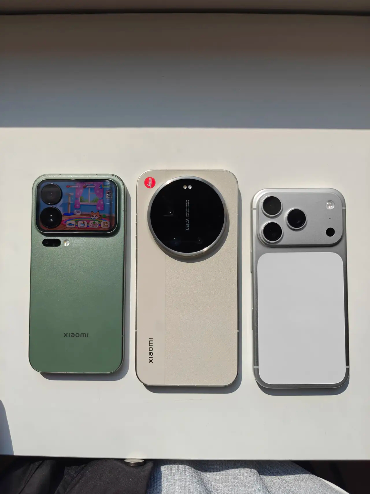 不看品牌就看设计，小米和苹果哪个好看 