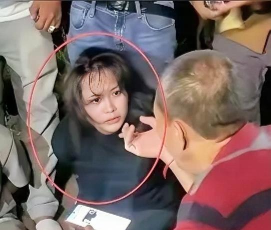 一面是“重情义”的戏码，一面是沾满鲜血的买卖！这位蛇蝎女子，将人命明码标价，数千