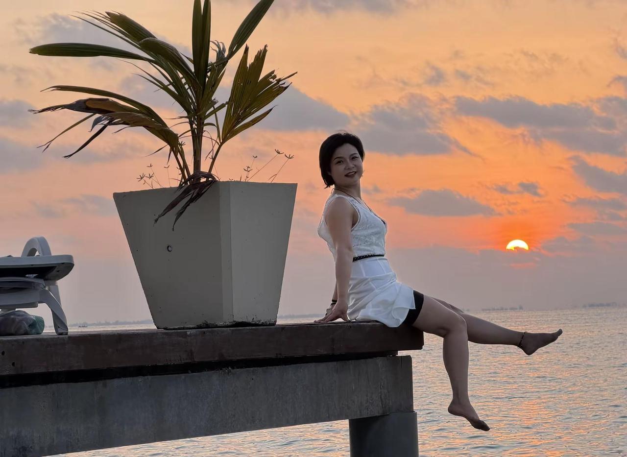 真正的美不是一时惊艳， 而是久处不厌，越来越心安。