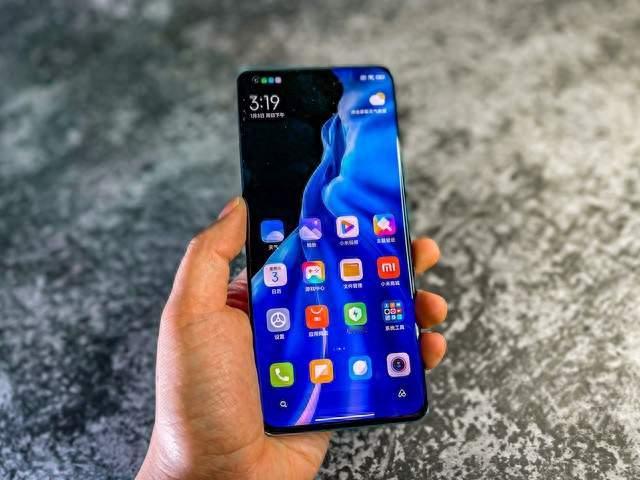内存涨价83%，3000-5000元档位手机断档，普通人购机该怎么选？